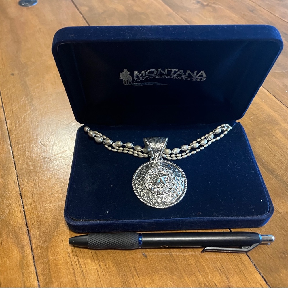 Montana Silversmiths Silver Medallion Necklace